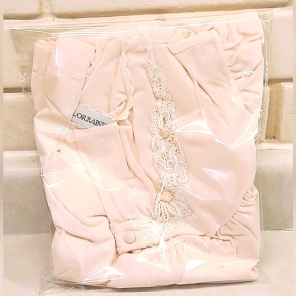 VINTAGE LORRAINE LIGHT PEACH COLOR BUTTON FRONT SHEER NIGHTGOWN - Picture 7 of 7